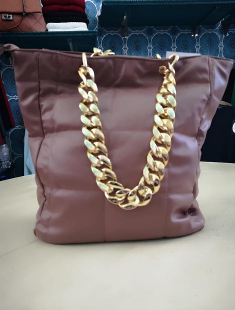 Chocola Puff Tote bag with chain